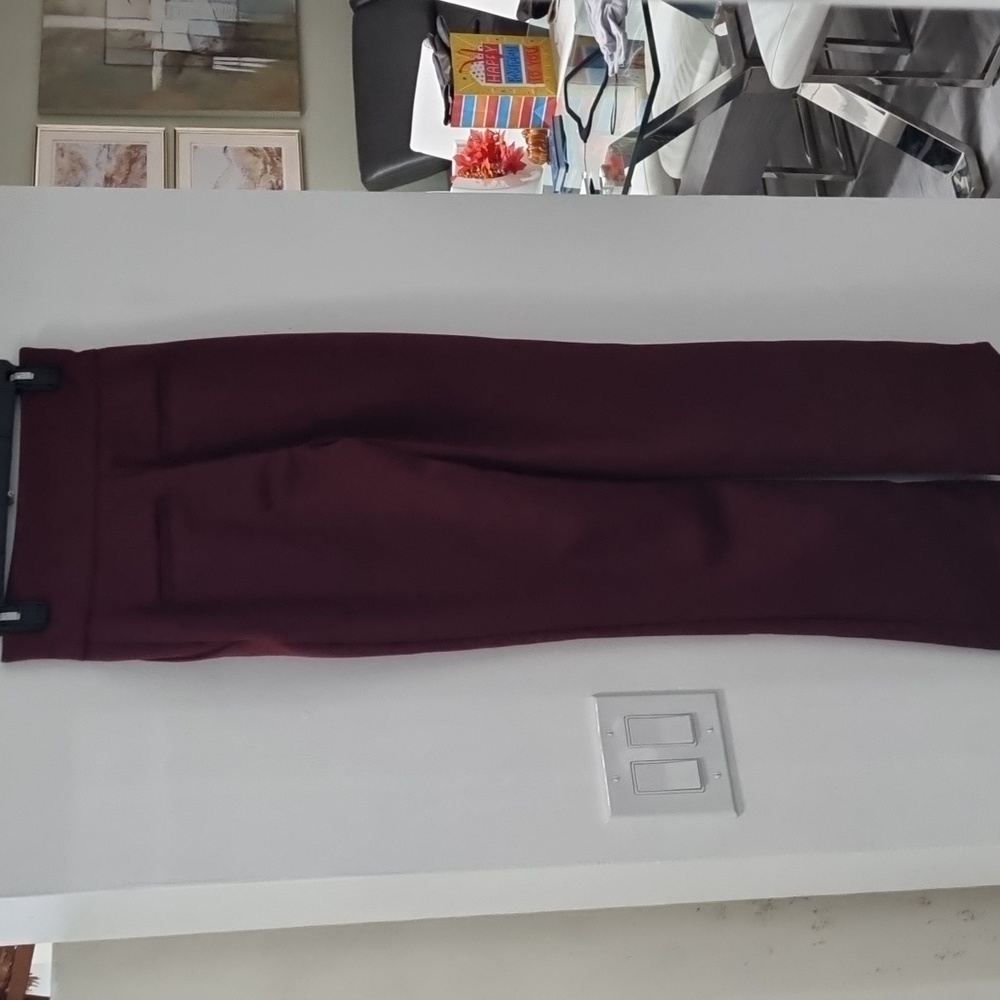 EXPRESS - Picture 2 of 2